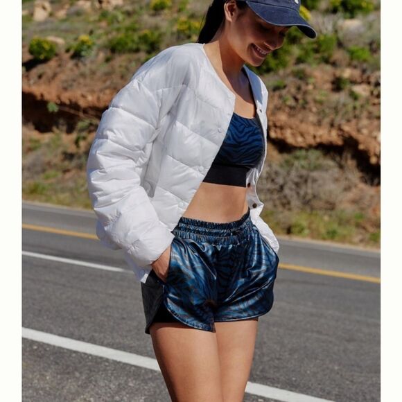 Anthropologie Koral Prep Zebra Foil Shorts Size Large - Picture 1 of 6